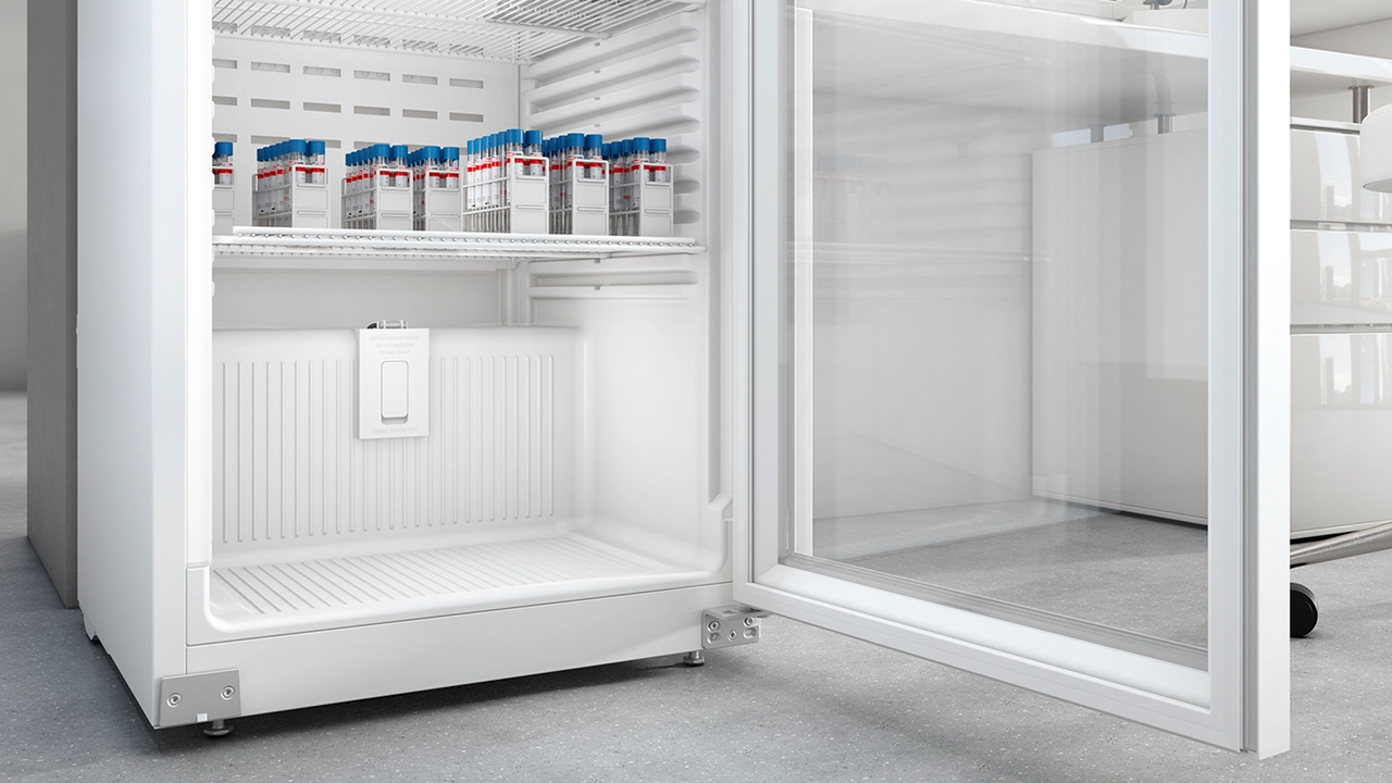 SRFvg 4001 Performance Laboratory refrigerator with fan-assisted